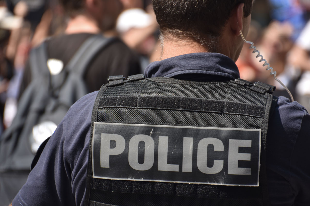  Bordeaux : Un policier fait usage de son arme sur un conducteur après un refus d’obtempérer